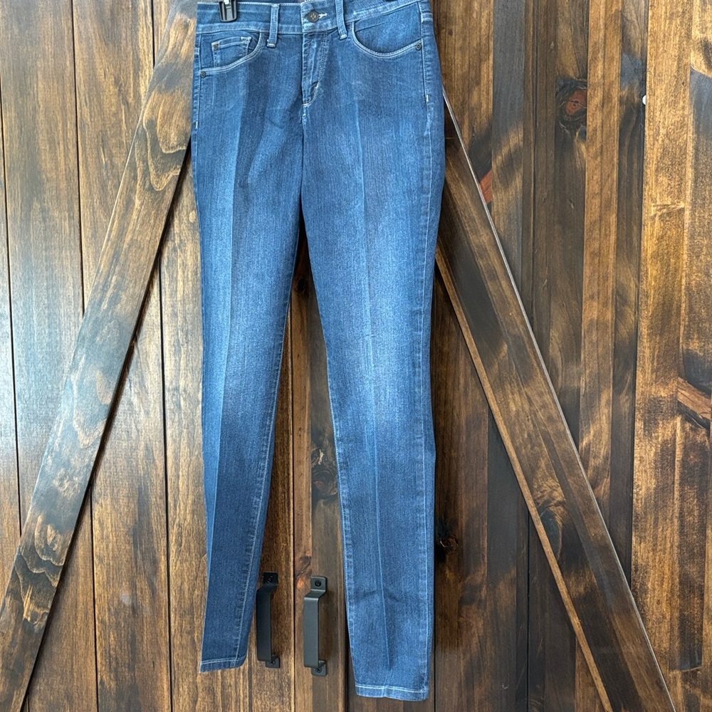 NYDJ Alina Legging Jeans Size 4 32” Inseam Lift Tuck Mid Rise Skinny